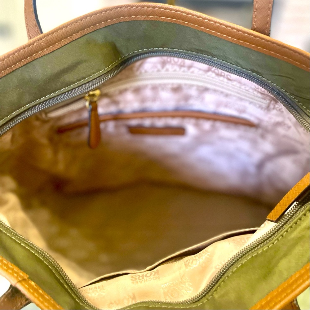 Michael Kors Olive Green Tote Bag/Satchel - Picture 5 of 7